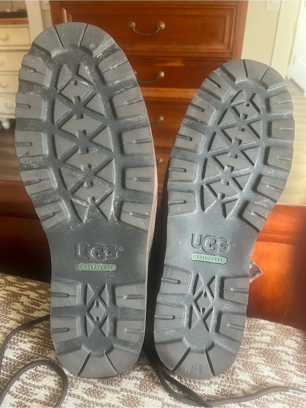 UGG Men's Waterproof Leather Shearling-Lined Boots Size 13 – Excellent Condition